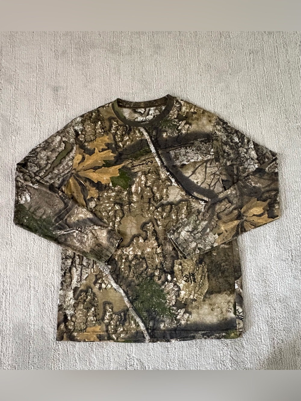Realtree APX Camo Long Sleeve Shirt M Gorpcore Hunting Woods Cabin